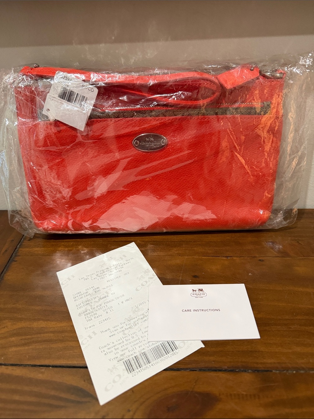 Coach F52598 Leather Pop Pouch Wristlet Clutch Coral NWT - Picture 9 of 10